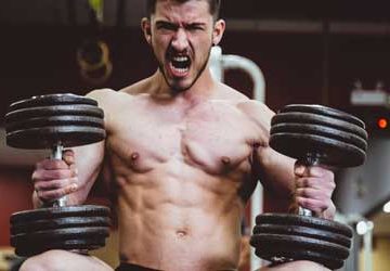 Trening u teretani za izgradnju mišićne mase